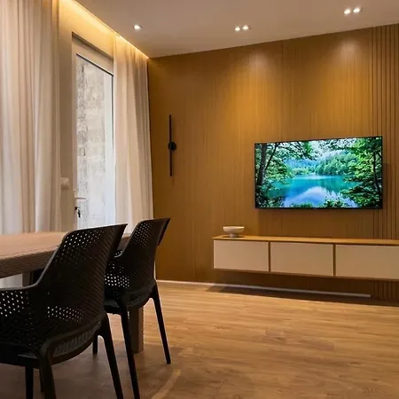 Apartment Next To Melia-premium Zone, Private Garden - Sanpietro