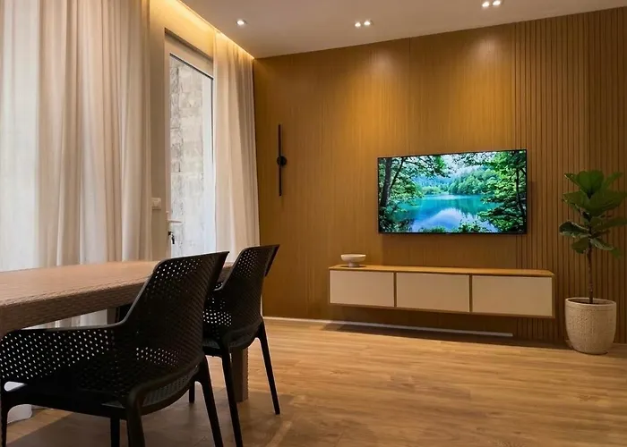 Apartment Next To Melia-premium Zone, Private Garden - Sanpietro